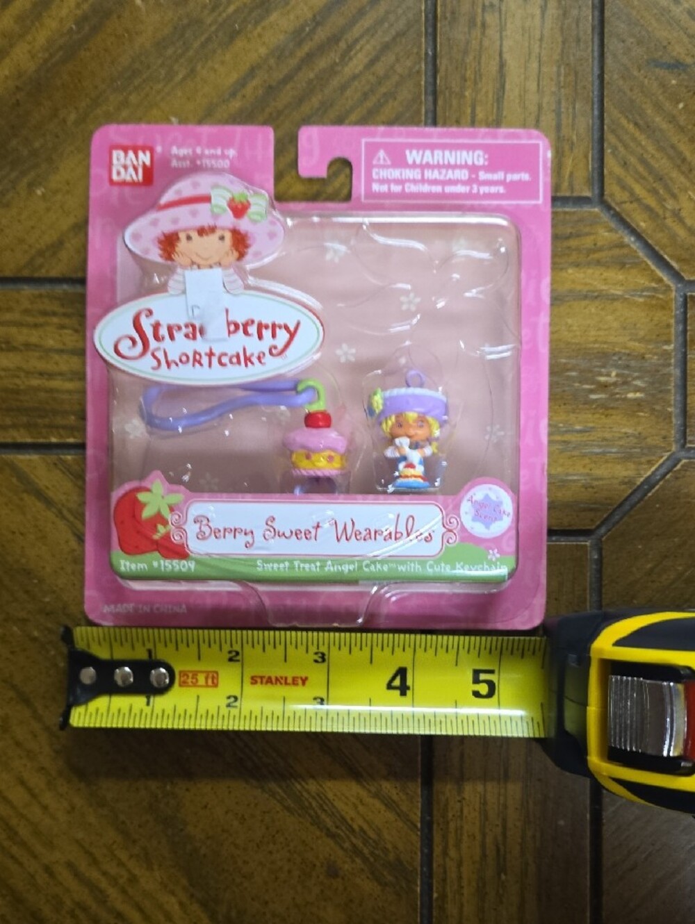 Strawberry Shortcake Berry Sweet Wearables Angel Cake Keychain Charm Set - 2001 - Picture 6 of 7